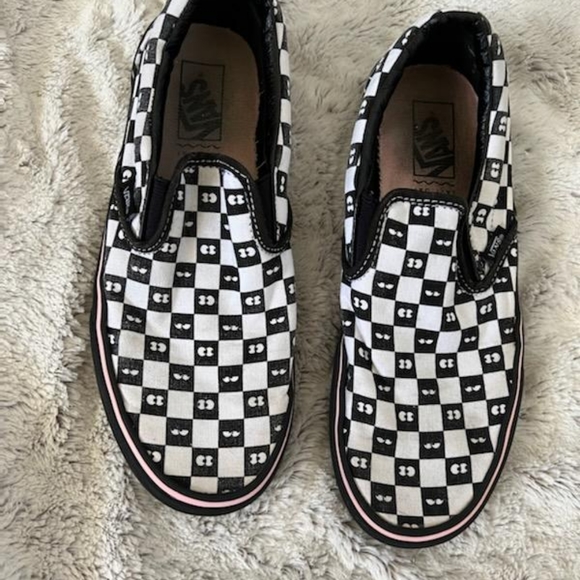 Vans - Picture 2 of 2